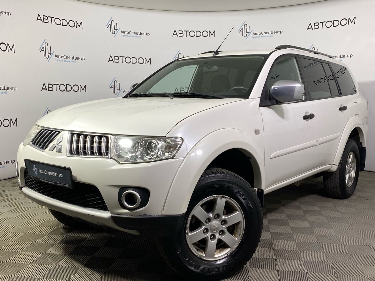 Pajero Sport Intense 2.5d MT 4WD (178 л.с.)