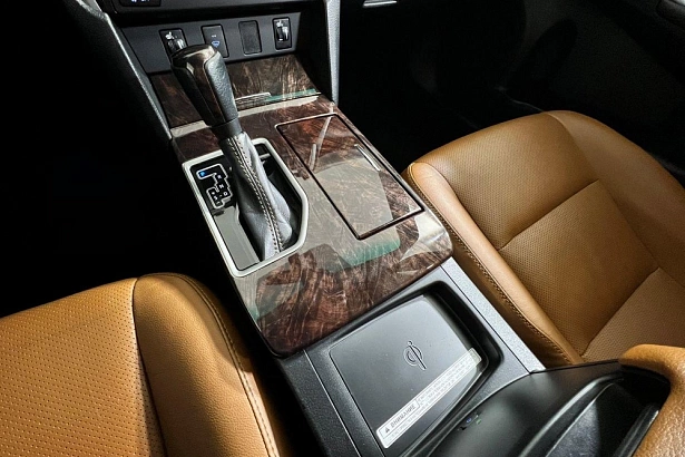 Camry Exclusive 2.5 AT (181 л.с.) фото 23