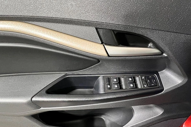 Vesta Luxe Multimedia (2016-2018) 1.8 AMT (122 л.с.) фото 14