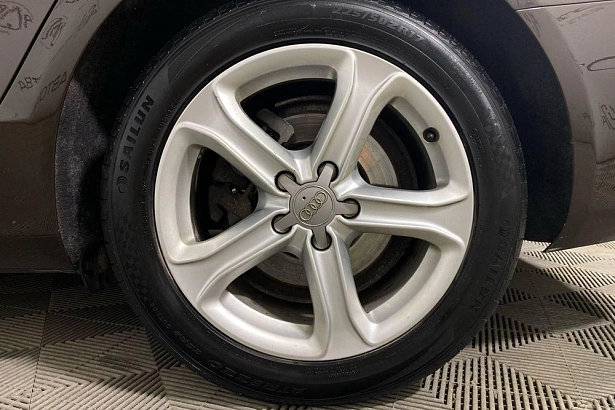 A4 Base 1.8 CVT (170 л.с.) фото 14