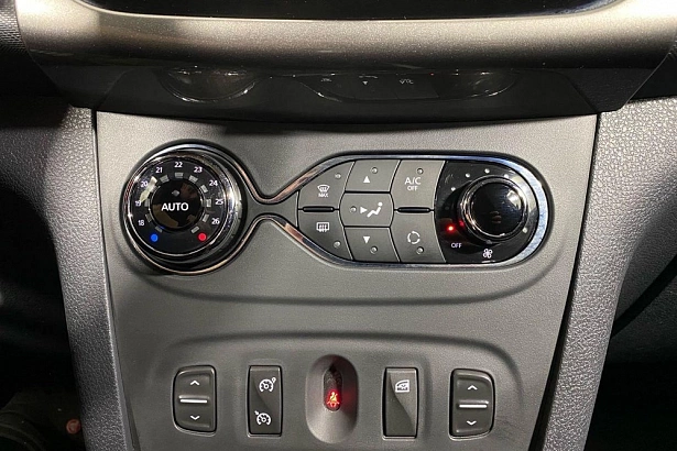 Sandero Confort 1.6 AT (102 л.с.) фото 19