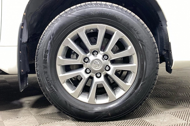 Land Cruiser Prado Base 2.8d AT 4WD (177 л.с.) фото 12