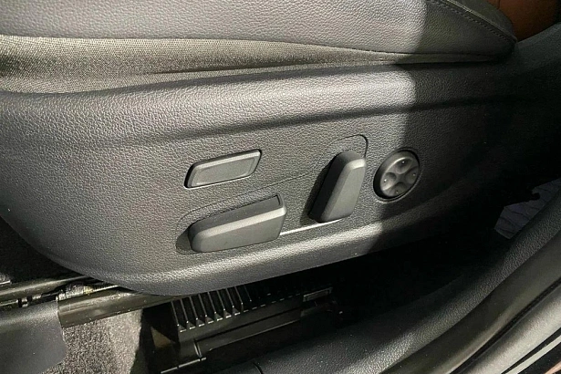 Santa Fe High-Tech + Exclusive 2.2d AMT 4WD (199 л.с.) фото 27