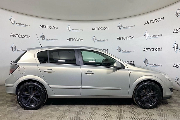 Astra Cosmo 1.6 MT (115 л.с.) фото 4