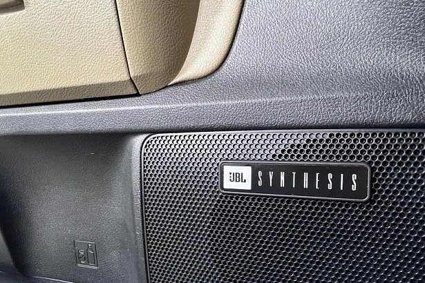 Sequoia Base 5.7 AT 4WD (381 л.с.) фото 25