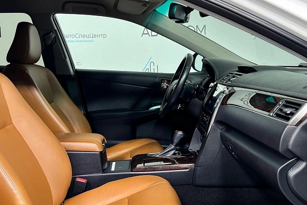 Camry Exclusive 2.5 AT (181 л.с.) фото 11
