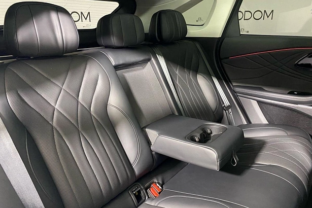 RX Prestige 2.0 AMT 4WD (249 л.с.) фото 13