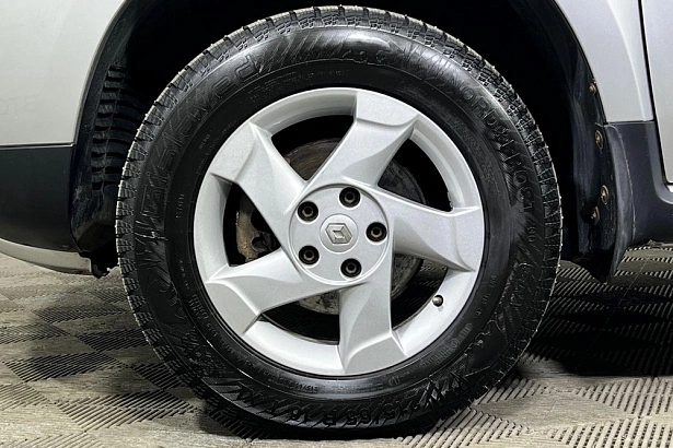 Duster Luxe Privilege 2.0 AT 4WD (143 л.с.) фото 7