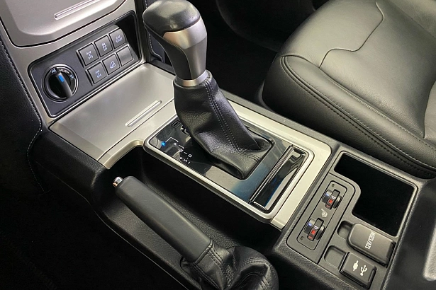 Land Cruiser Prado Base 2.8d AT 4WD (177 л.с.) фото 23