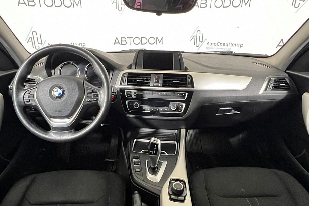 1 серии Base 118 1.5 AT (136 л.с.) фото 8