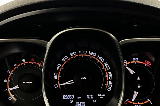 Vesta Luxe Multimedia (2016-2018) 1.8 AMT (122 л.с.) фото 16