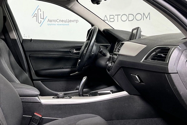1 серии Base 118 1.5 AT (136 л.с.) фото 9