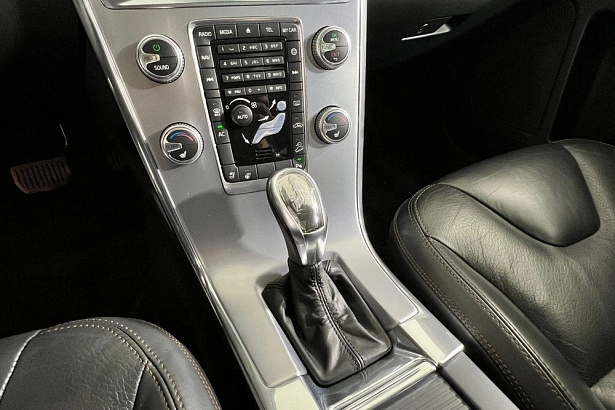 XC60 Summum 2.4d AT 4WD (163 л.с.) фото 21
