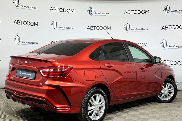 Vesta Luxe Multimedia (2016-2018) 1.8 AMT (122 л.с.) фото 2