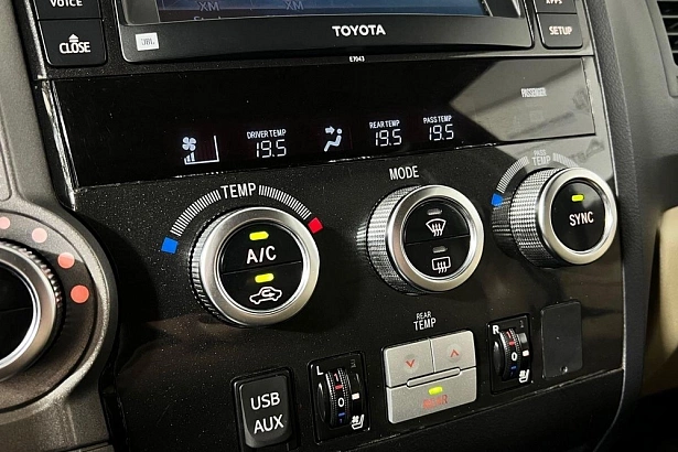 Sequoia Base 5.7 AT 4WD (381 л.с.) фото 21