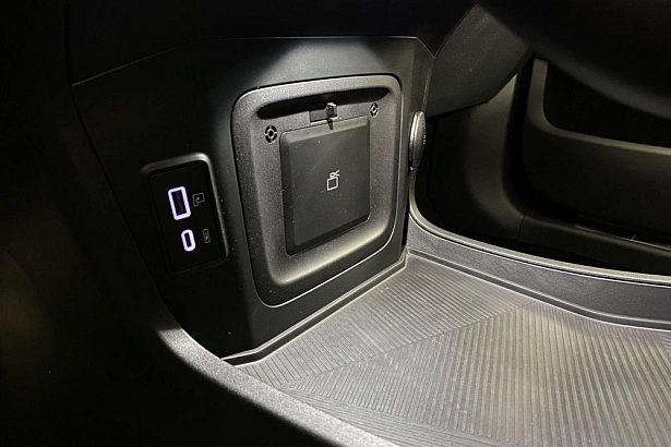 RX Prestige 2.0 AMT 4WD (249 л.с.) фото 33