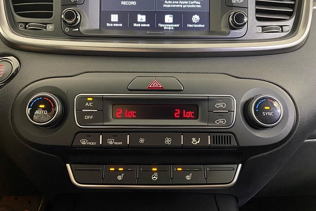Sorento Luxe 2.2d AT 4WD (200 л.с.) фото 22