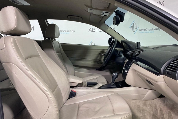 1 серии Base 118 2.0 AT (136 л.с.) фото 11