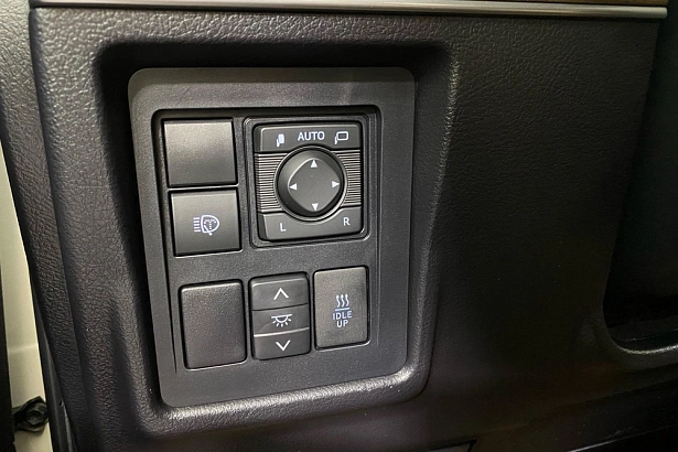 Land Cruiser Prado Base 2.8d AT 4WD (177 л.с.) фото 18